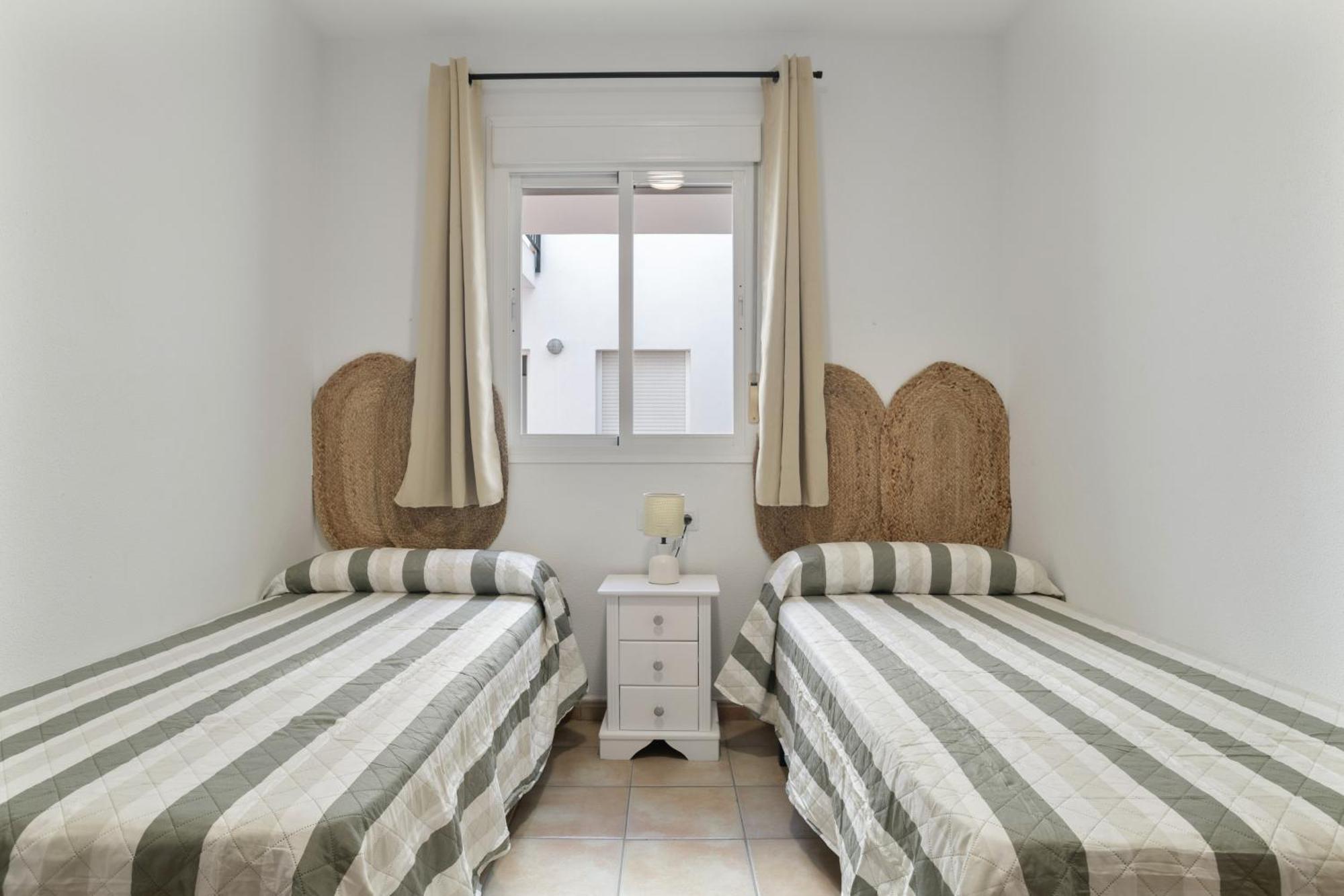 Apartamento Perez Zara 5 Конил-де-ла-Фронтера Екстериор снимка